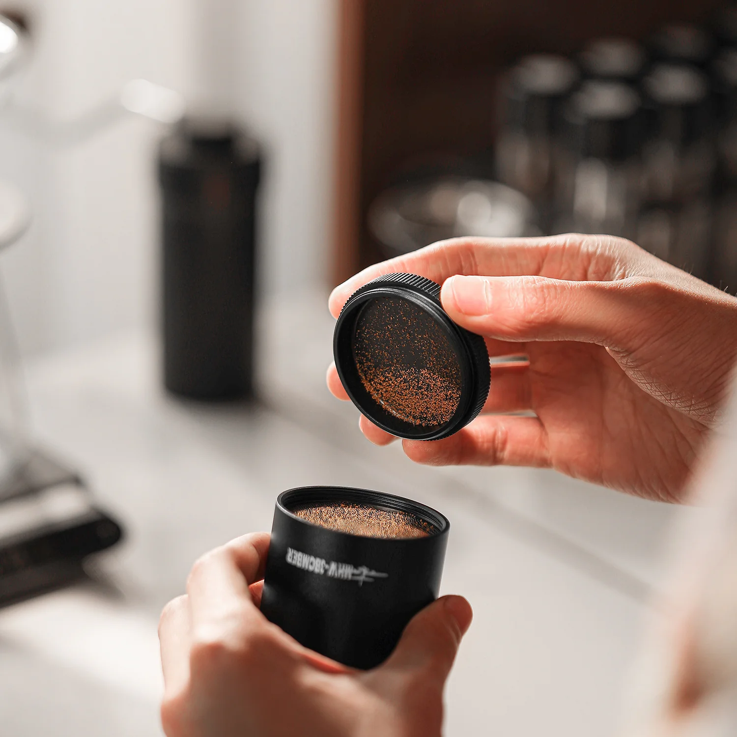 MHW-3BOMBER Precision R3 Pro Manual Coffee Grinder - الصورة 2
