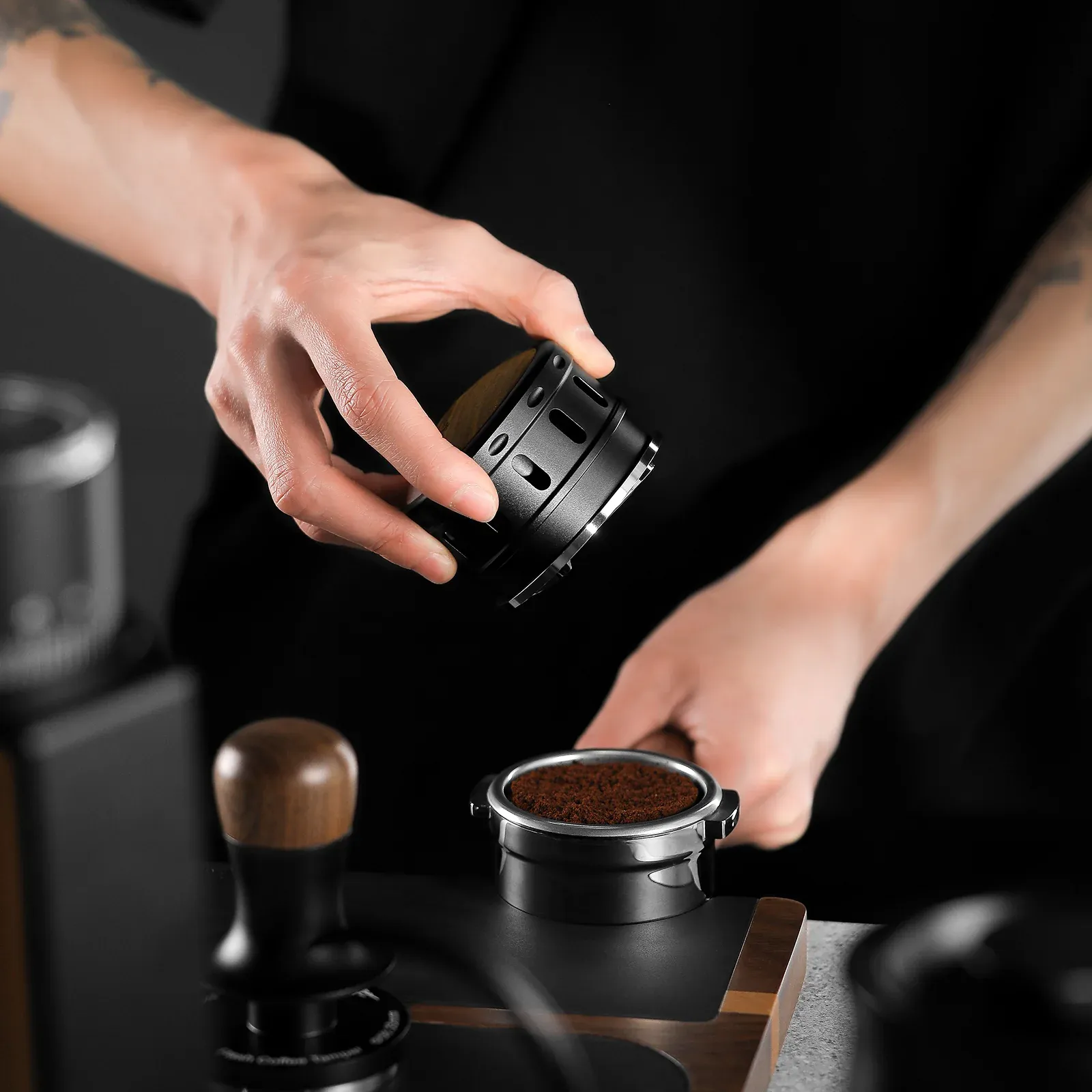 MHW-3BOMBER Falcon Gravity Coffee Distributor – 58mm - Image 7